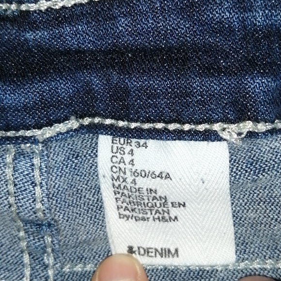 ❤️❤️H&M short size 4 - Picture 3 of 3